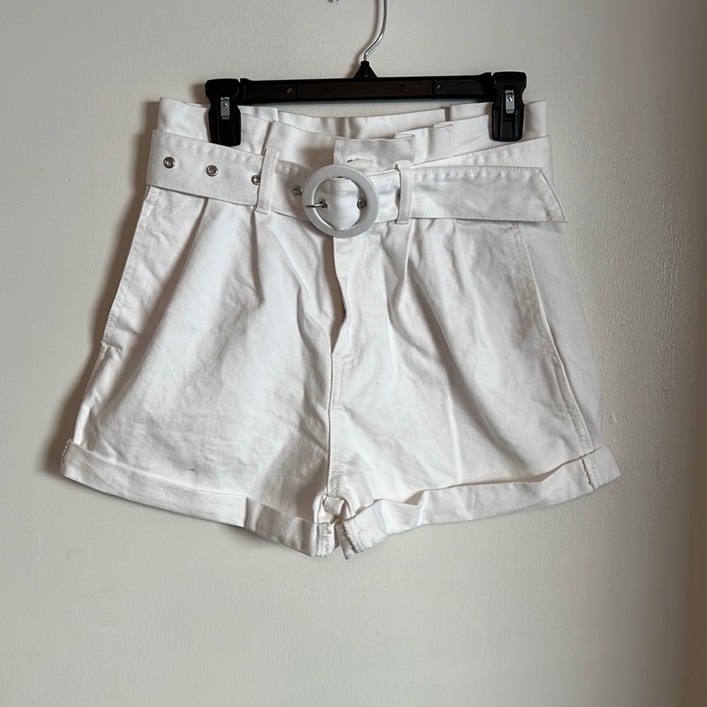 NWT Forever 21 White shorts